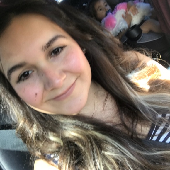 Meet your Posher, Clarissa - Picture 1 of 1